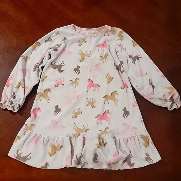 (J14) Carter's size Small, night gown toddler - Picture 1 of 4